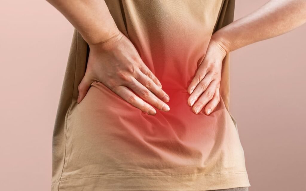 Exercícios para dor lombar: pessoas com desconforto na região vertebral