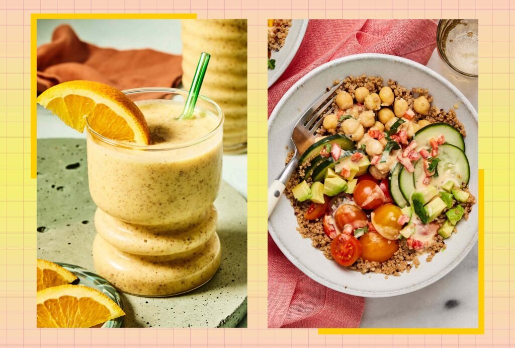 Smoothie amarelo com laranja ao lado de salada com grão-de-bico, tomate e pepino.