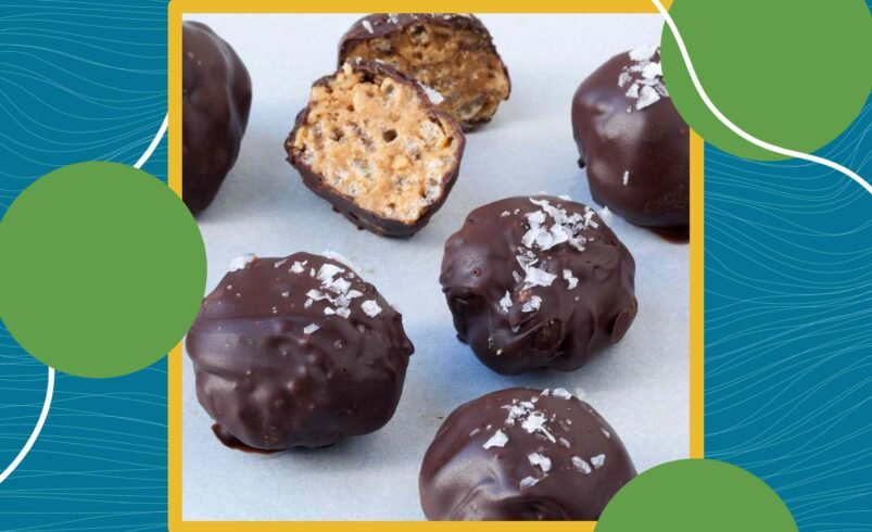 Bolinhas de chocolate com textura crocante, algumas cortadas ao meio, polvilhadas com sal.