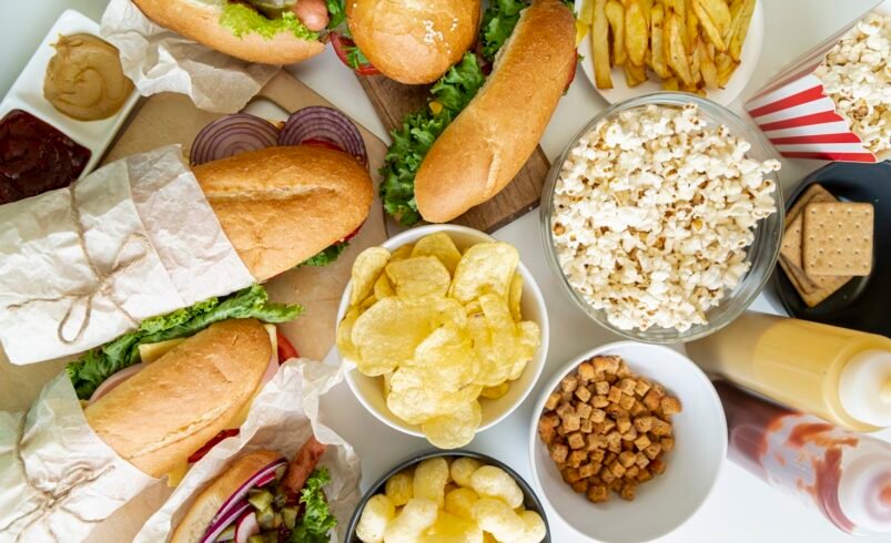 Dieta muito calórica e rica em gorduras pode aumentar risco de demência, diz pesquisa