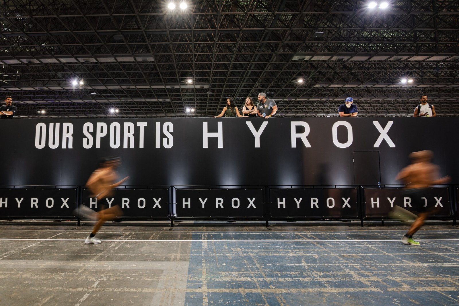 Completei um Hyrox: é preciso correr e fazer força na nova tendência