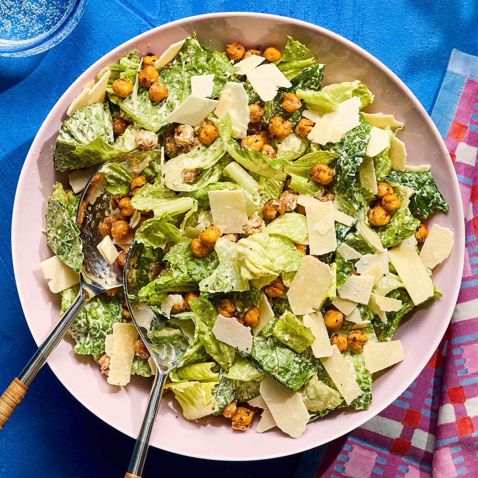 Salada César de grão de bico é o prato que você não sabia que precisava