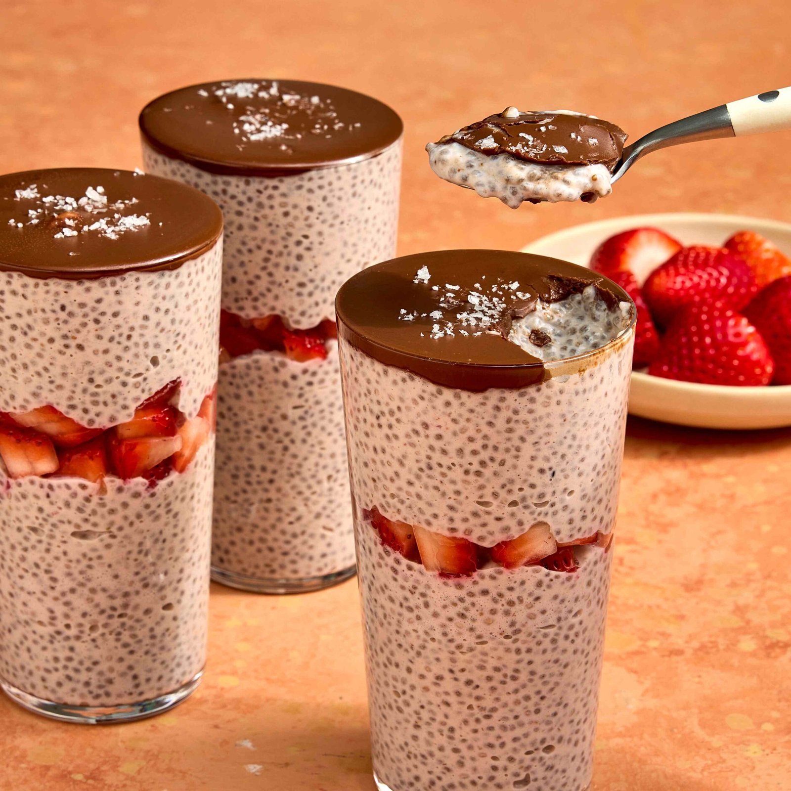 Pudim de Chia com Chocolate e Morango