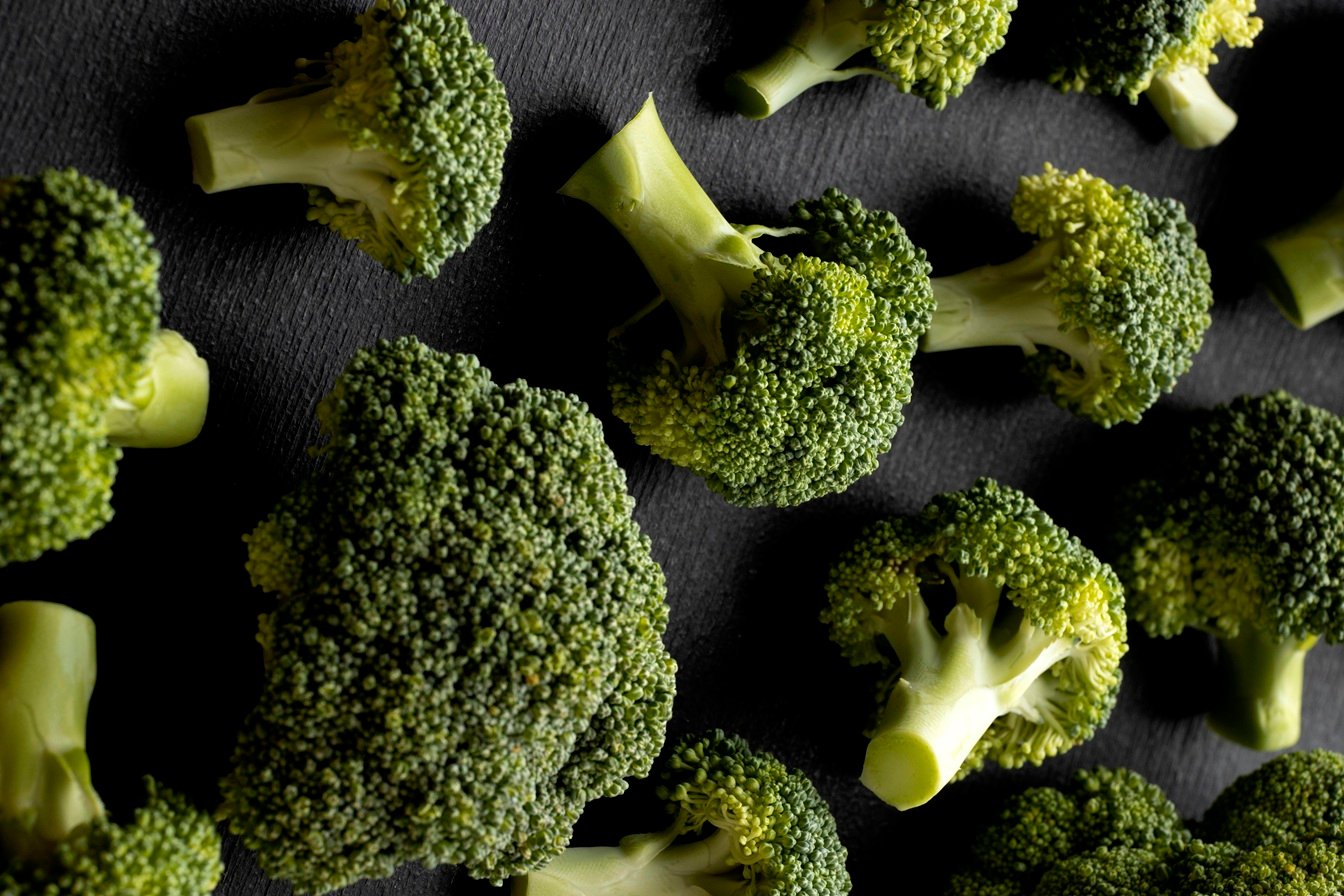 Brócolis ajuda na prevenção do câncer de mama, diz estudo de Harvard