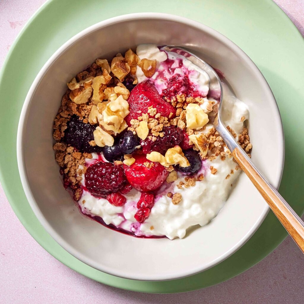 EW Crunchy Berry Bowl hero 1x1 2163 preview maxWidth 4000 maxHeight 4000 ppi 300 quality 100 b4e44c8