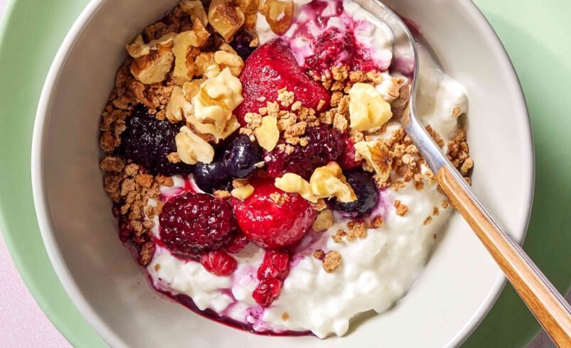 EW Crunchy Berry Bowl hero 1x1 2163 preview maxWidth 4000 maxHeight 4000 ppi 300 quality 100 b4e44c8