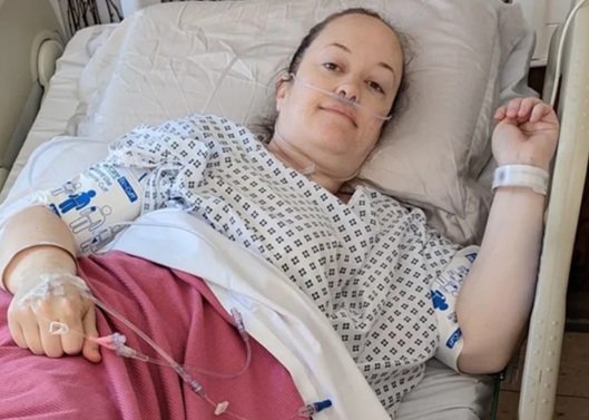 Mulher grávida descobre câncer incurável e raro após achar que havia distendido músculo na aula de ioga