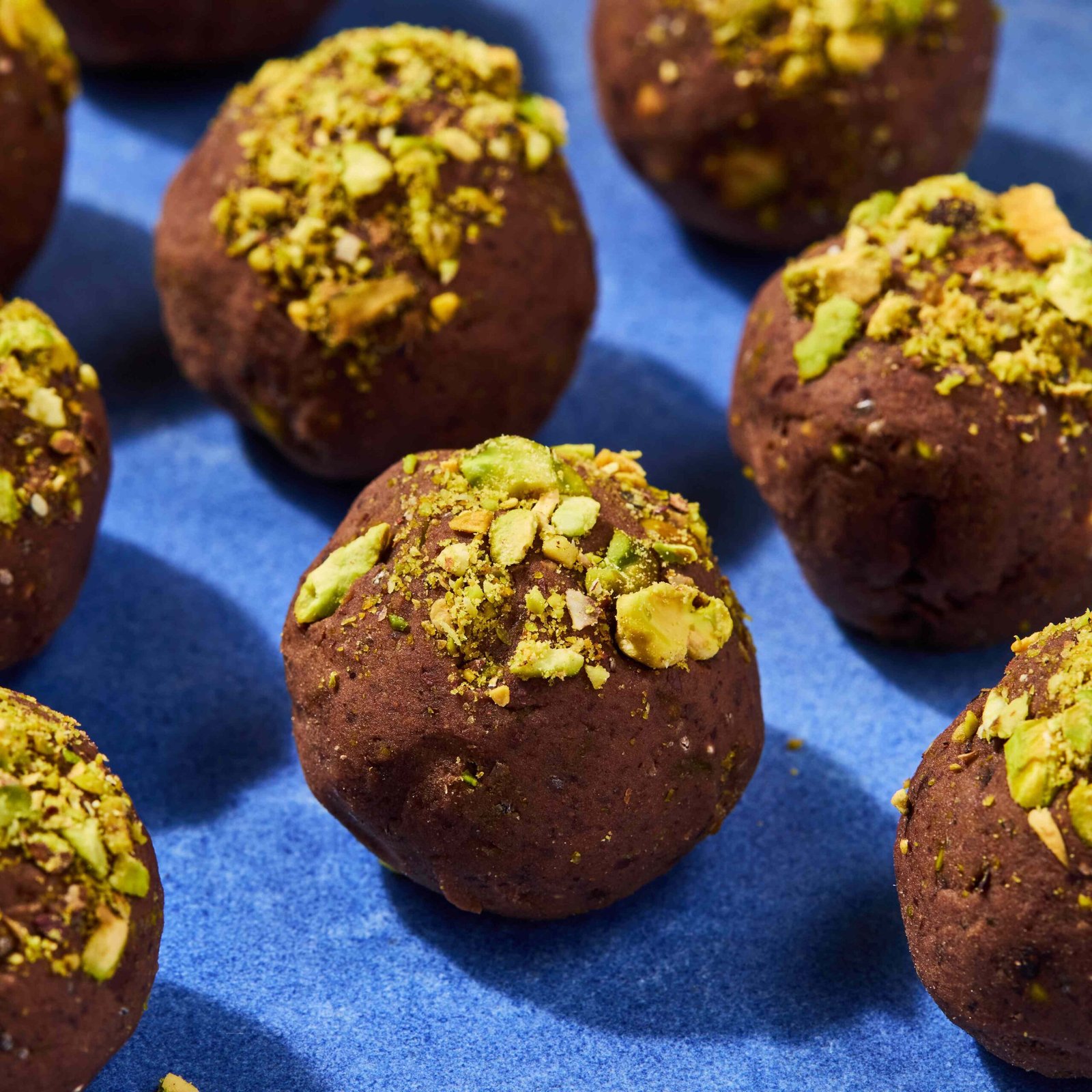Bolas energéticas de chocolate e pistache