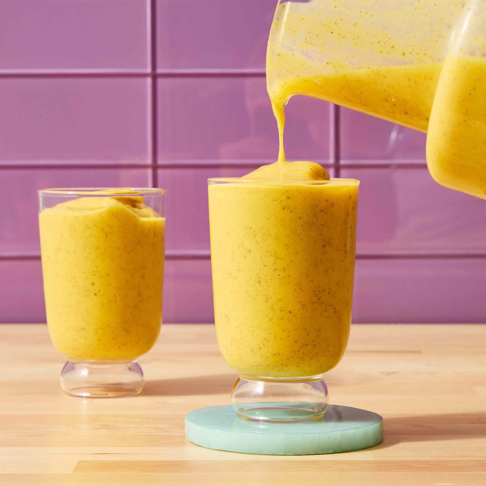 Smoothie de sementes de chia com laranja e manga