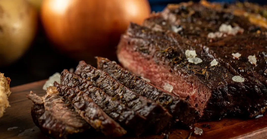 Alimentação e testosterona: entenda o que diz a nova pirâmide alimentar dos EUA