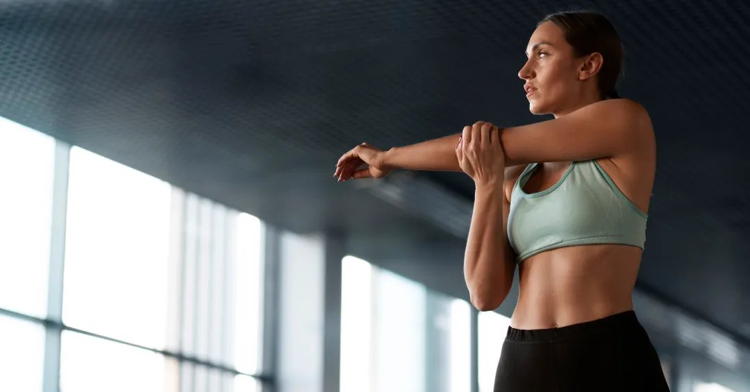 Alongar antes da musculação: pode ou não pode?